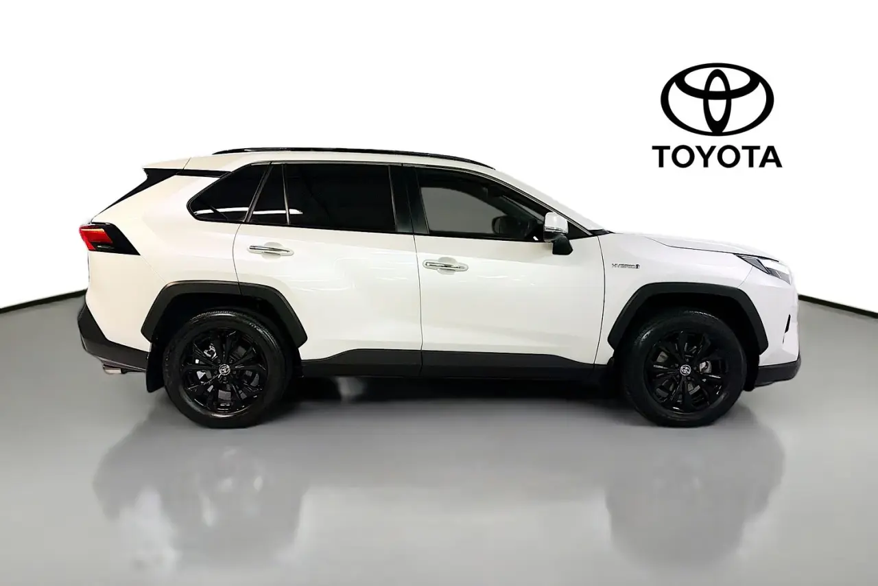 2024 Toyota RAV4 Gallery Image 11
