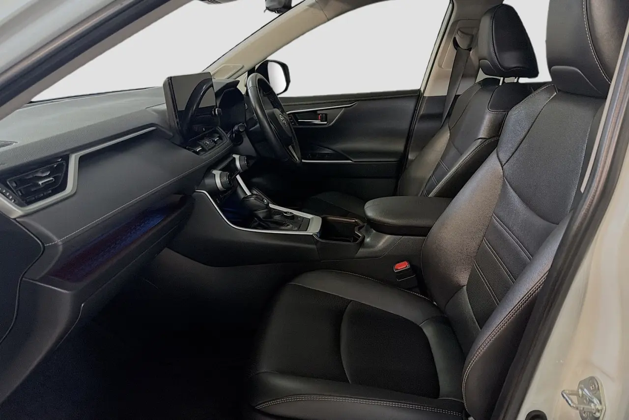 2024 Toyota RAV4 Gallery Image 25