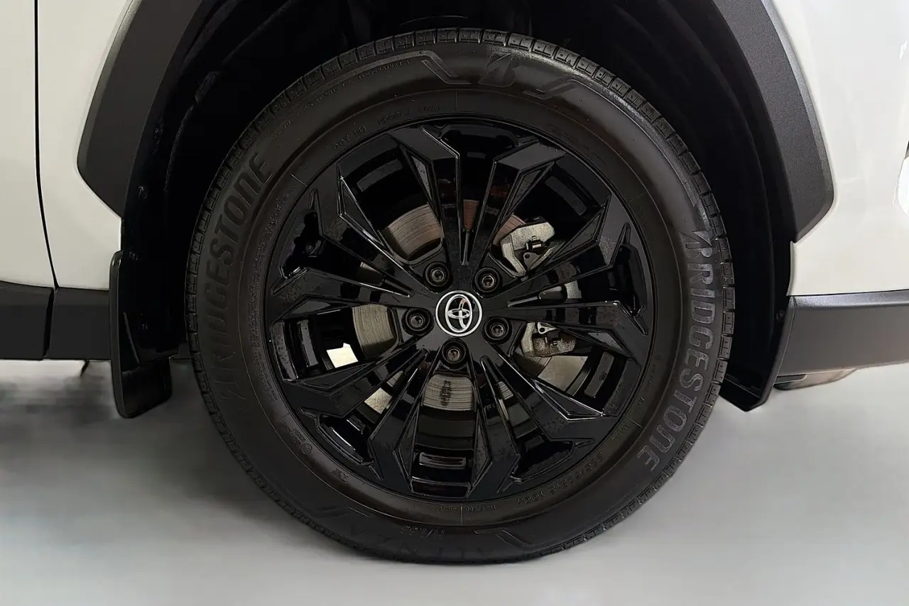 2024 Toyota RAV4 Gallery Image 28