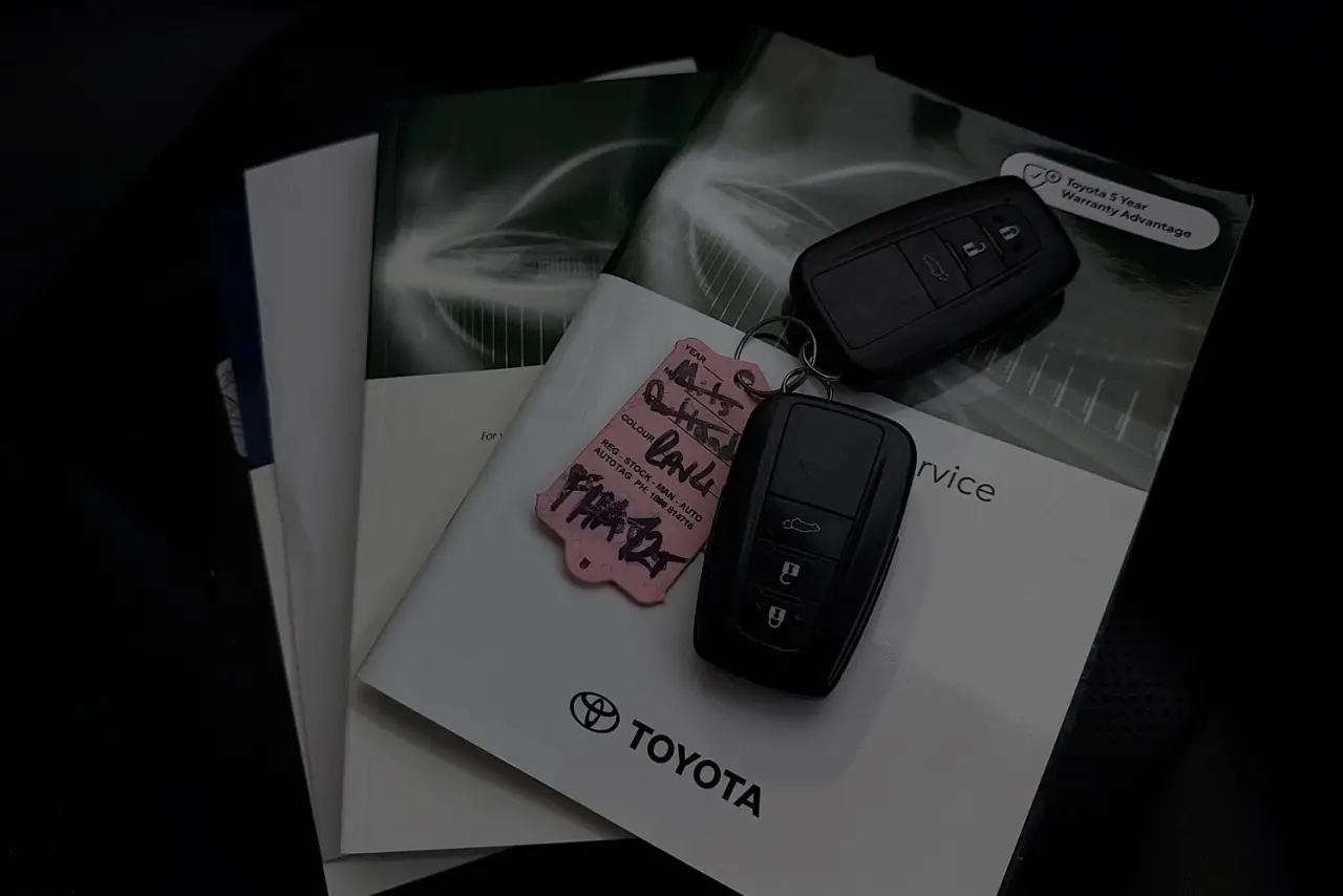 2024 Toyota RAV4 Gallery Image 30