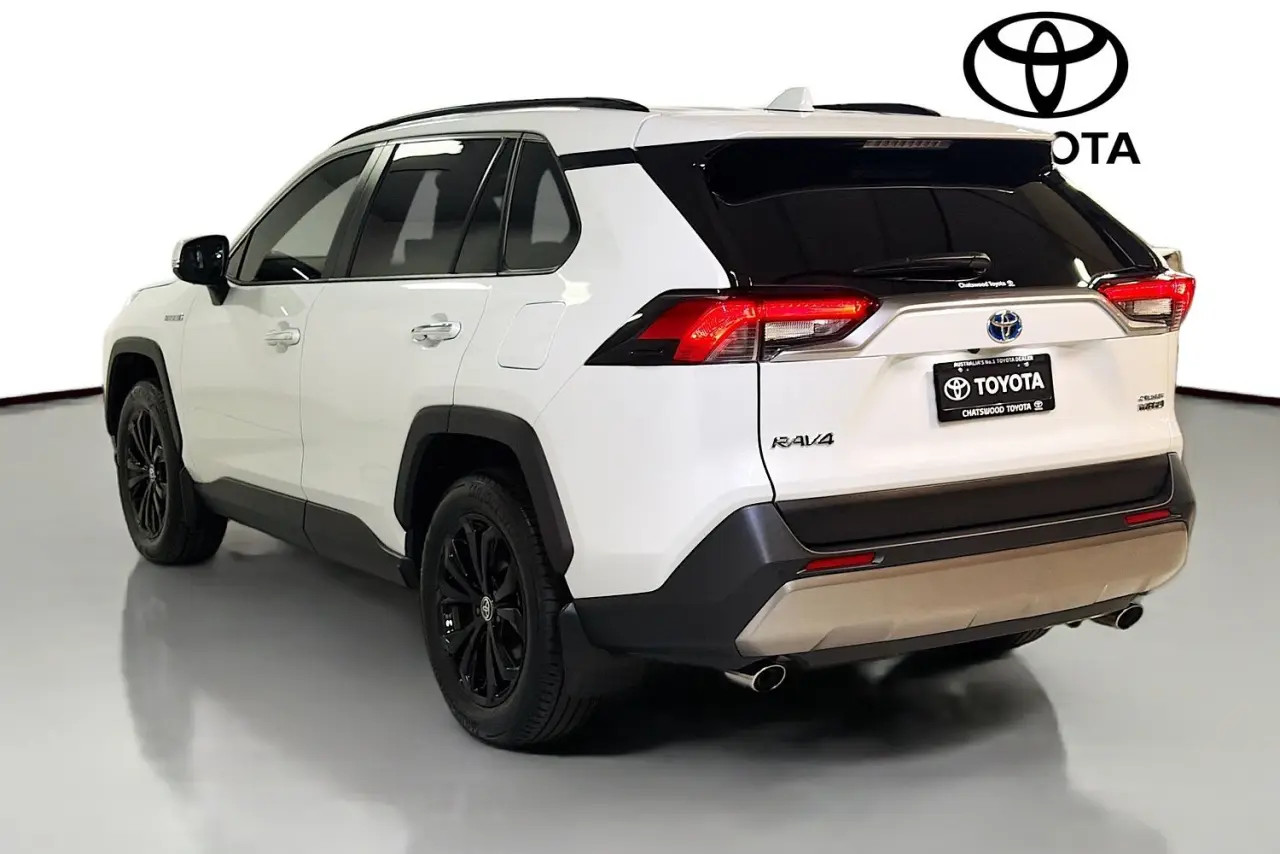 2024 Toyota RAV4 Gallery Image 6