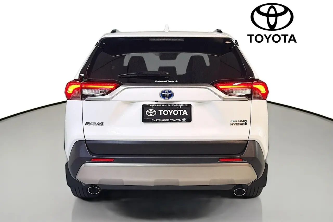 2024 Toyota RAV4 Gallery Image 7