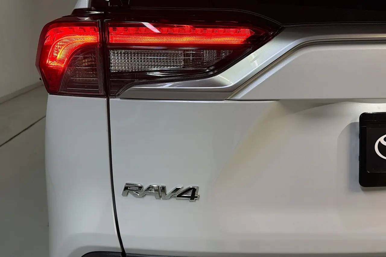 2024 Toyota RAV4 Gallery Image 8