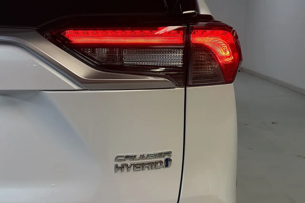 2024 Toyota RAV4 Gallery Image 9