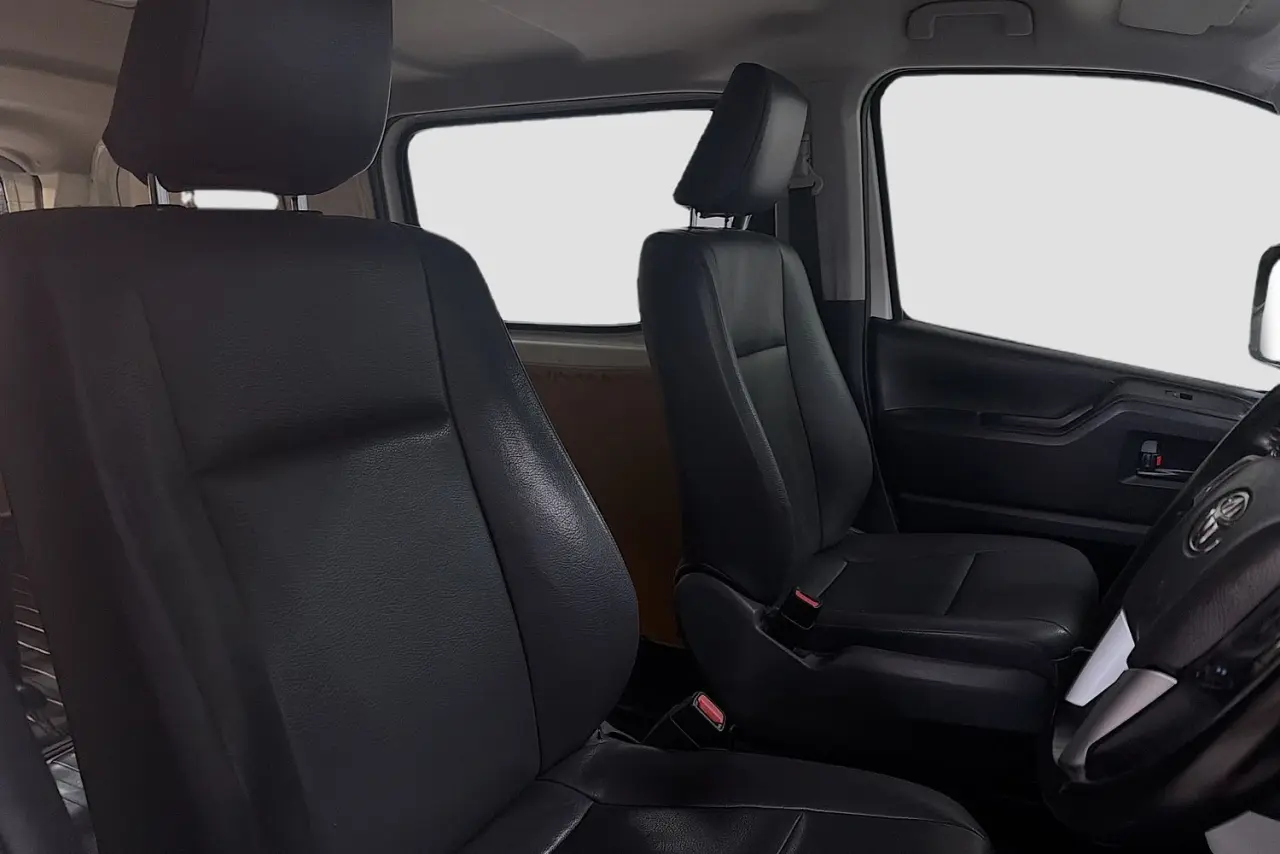 2019 Toyota Hiace Gallery Image 12