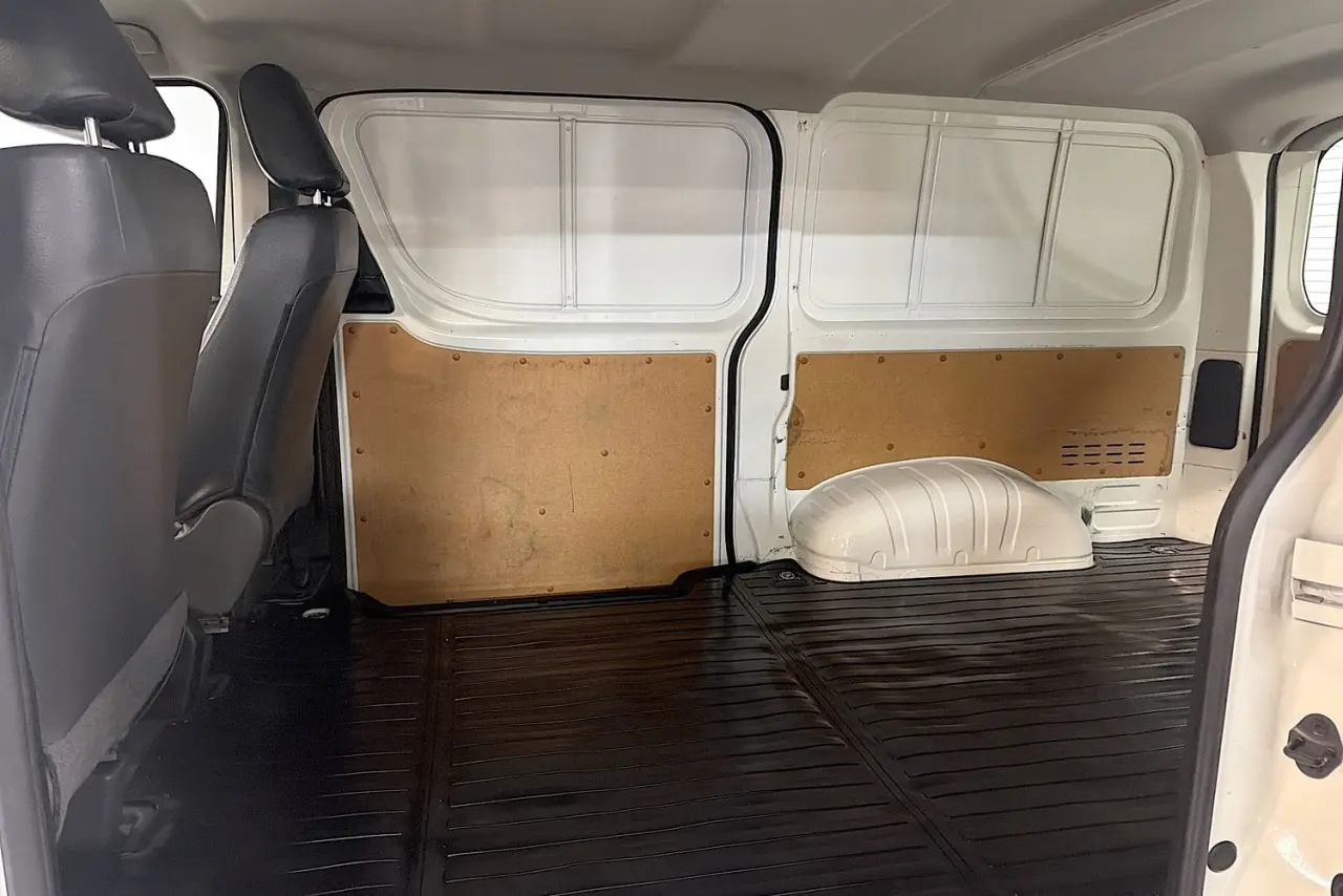 2019 Toyota Hiace Gallery Image 25