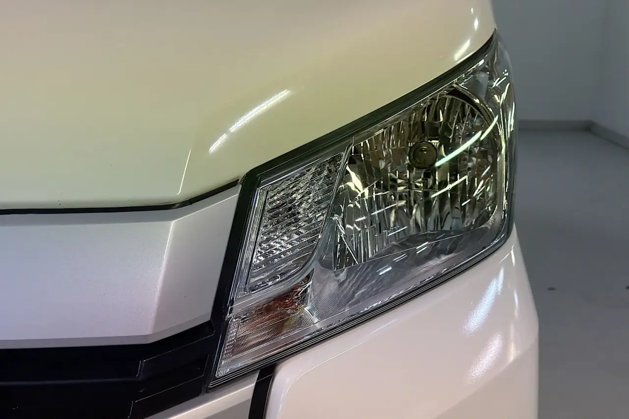 2019 Toyota Hiace Gallery Image 3
