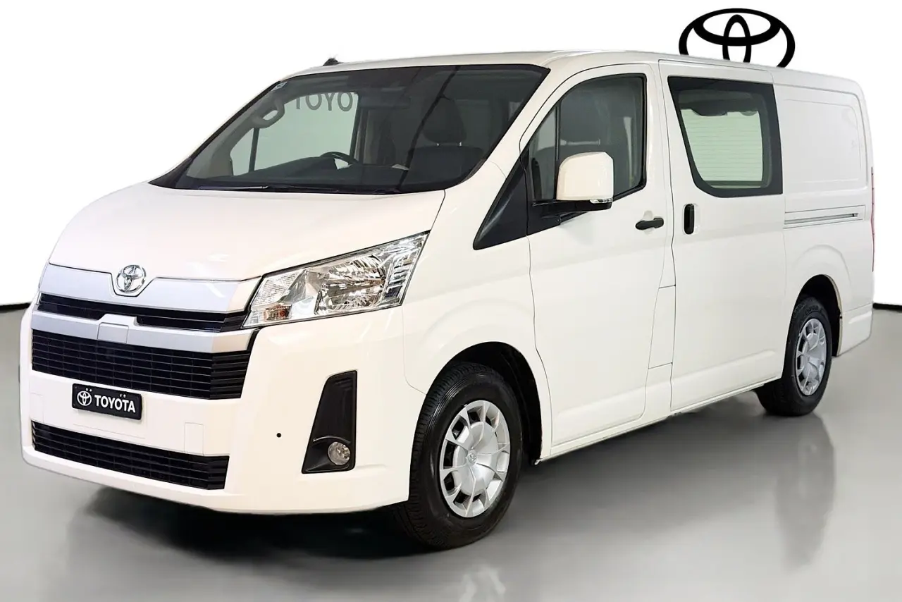 2019 Toyota Hiace Gallery Image 4