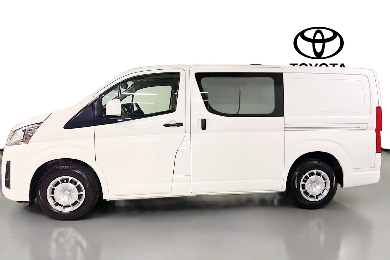 2019 Toyota Hiace Gallery Image 5