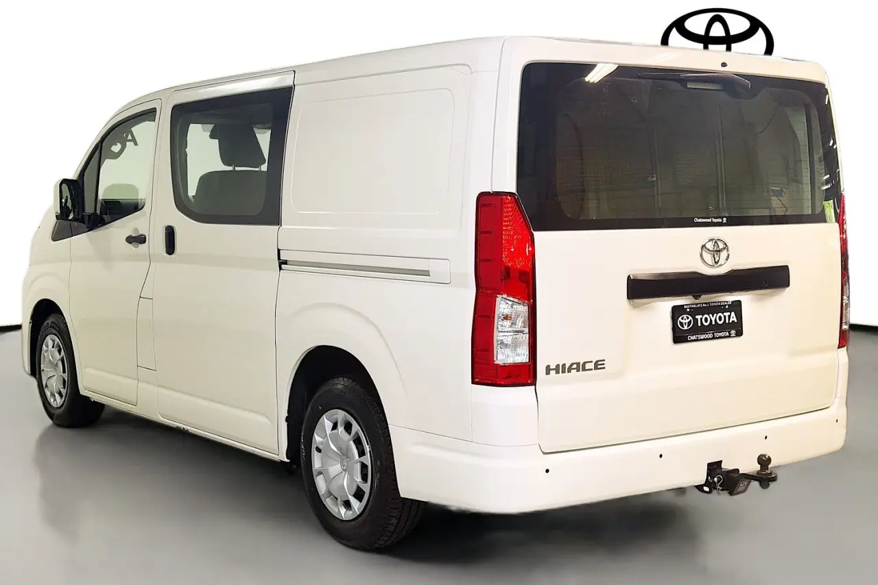 2019 Toyota Hiace Gallery Image 6