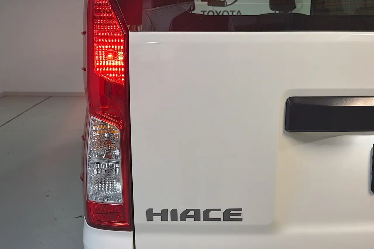 2019 Toyota Hiace Gallery Image 8