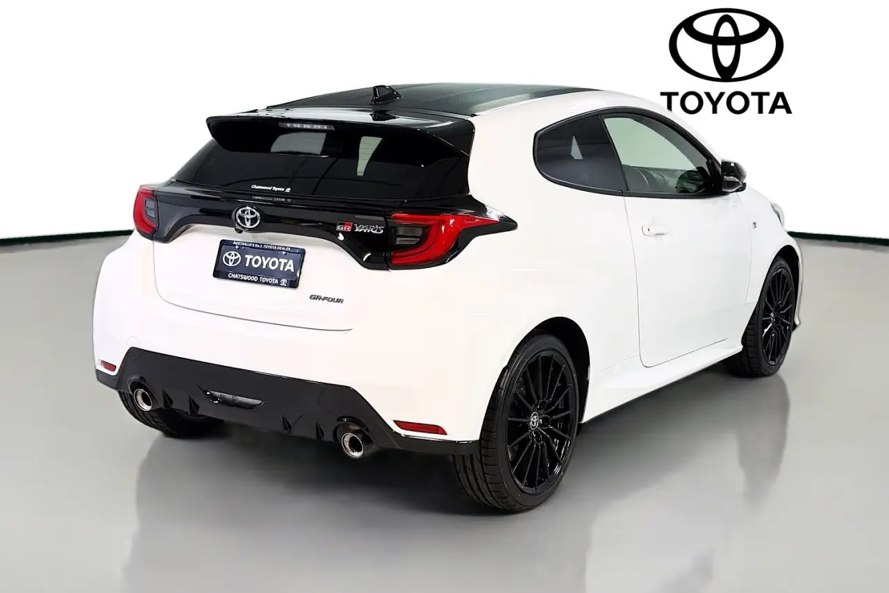 2021 Toyota Yaris Gallery Image 10