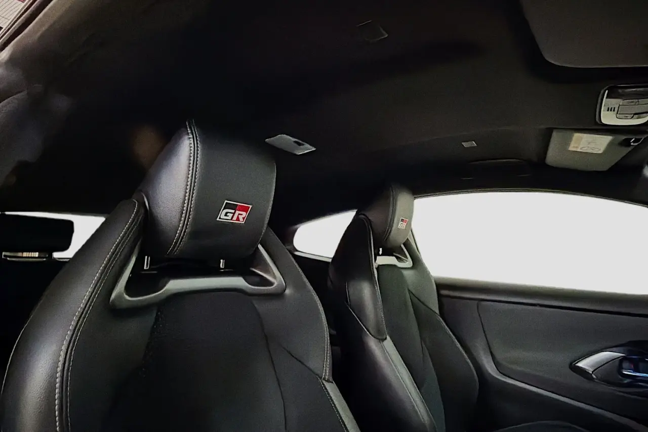 2021 Toyota Yaris Gallery Image 12