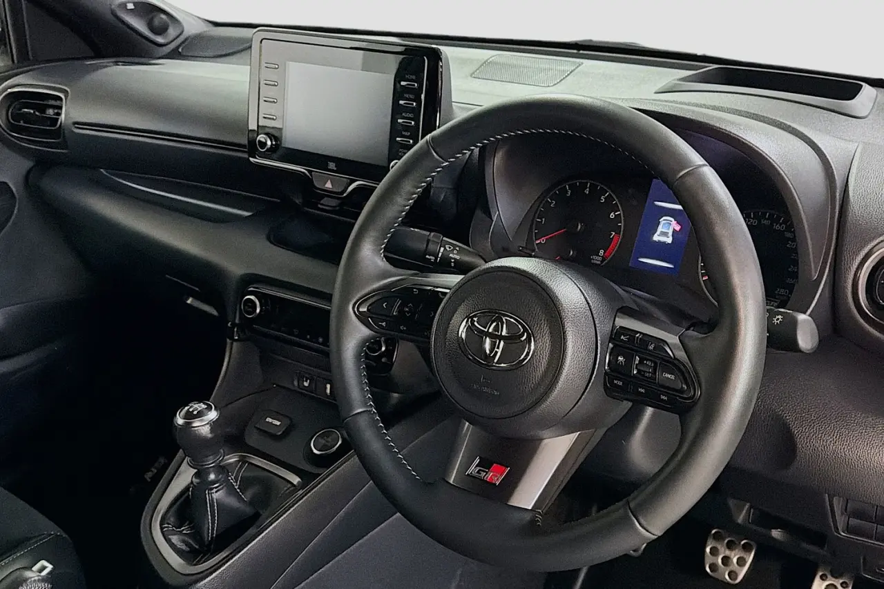 2021 Toyota Yaris Gallery Image 14