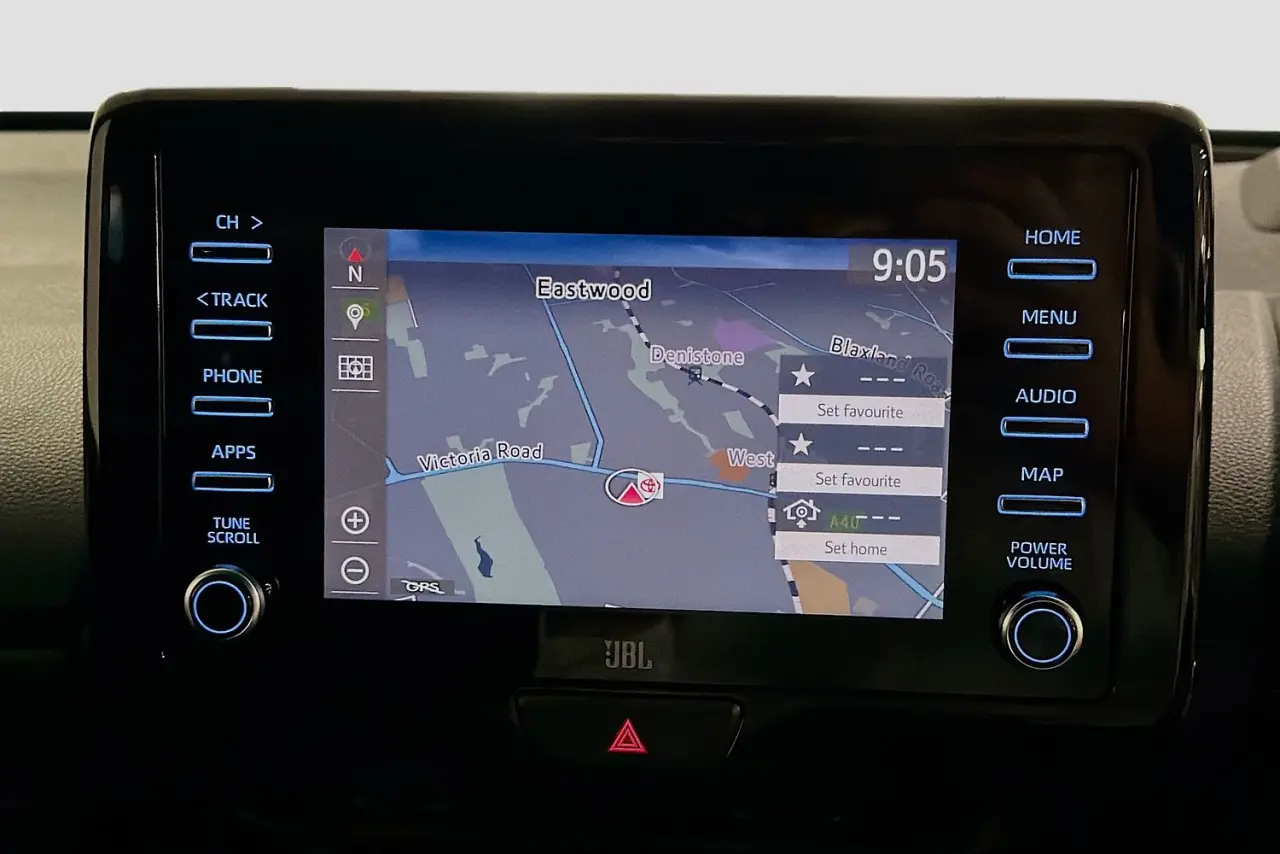 2021 Toyota Yaris Gallery Image 17