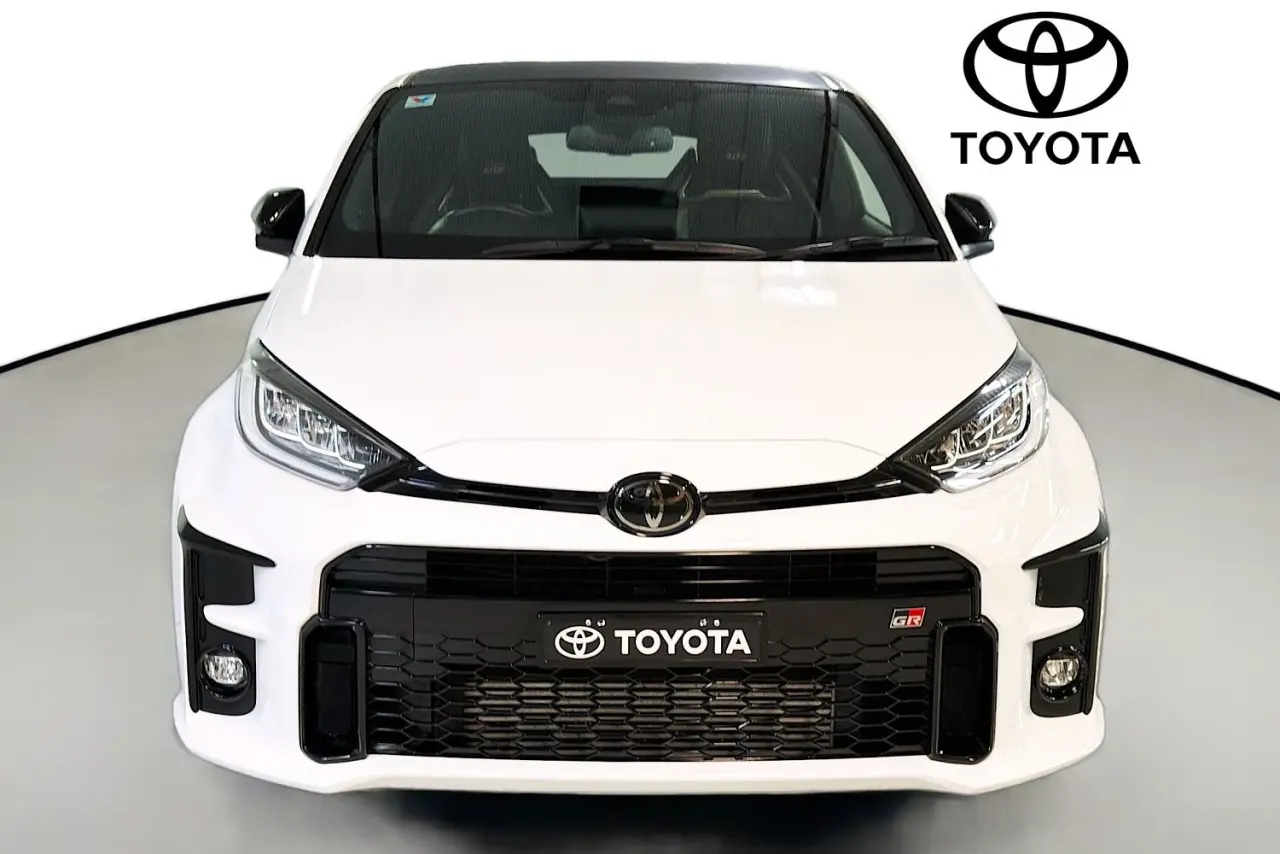 2021 Toyota Yaris Gallery Image 2