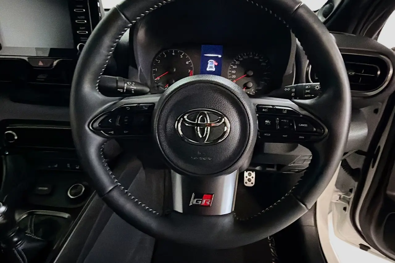 2021 Toyota Yaris Gallery Image 21