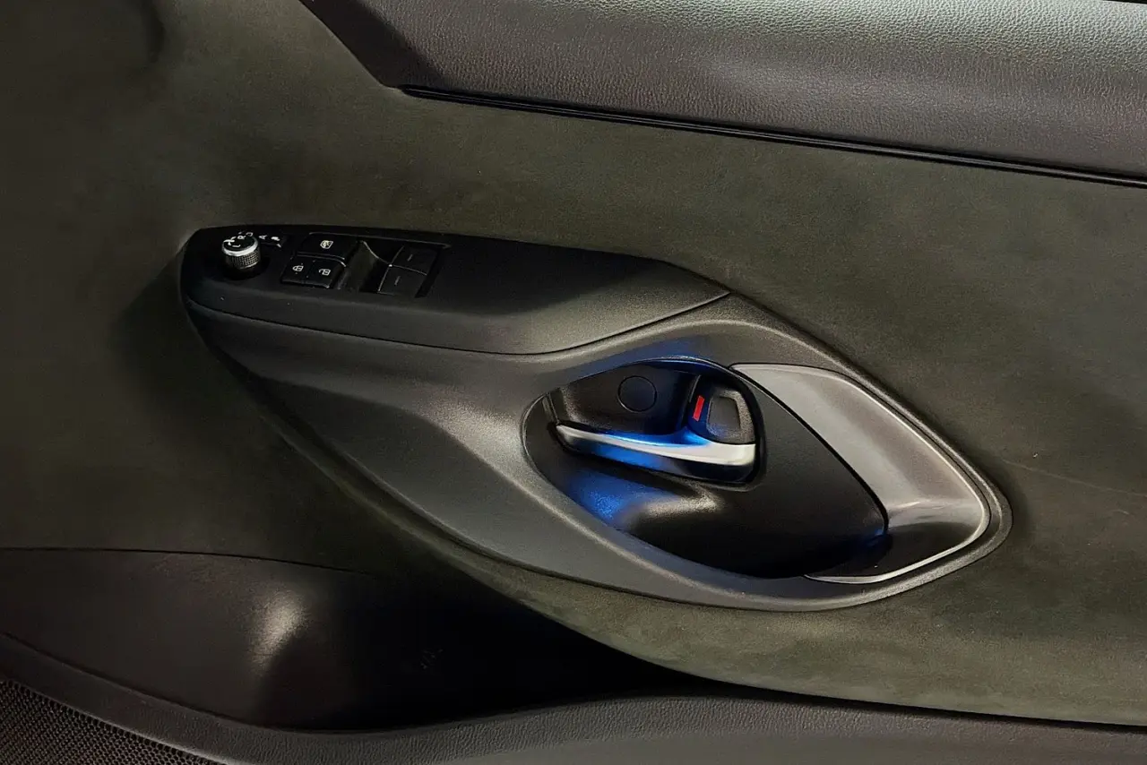 2021 Toyota Yaris Gallery Image 24