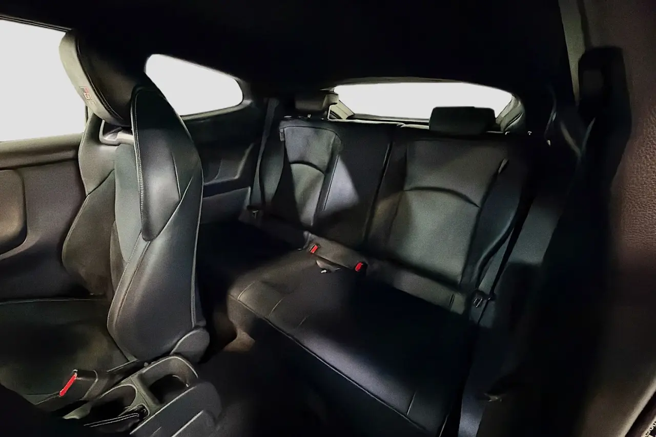 2021 Toyota Yaris Gallery Image 26