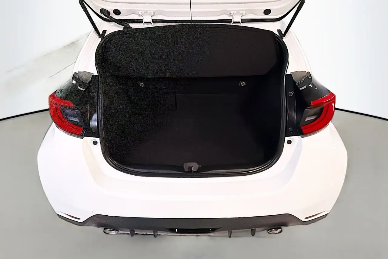 2021 Toyota Yaris Gallery Image 27