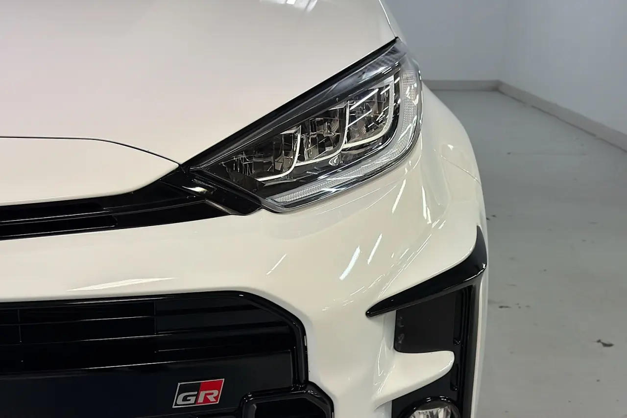 2021 Toyota Yaris Gallery Image 3