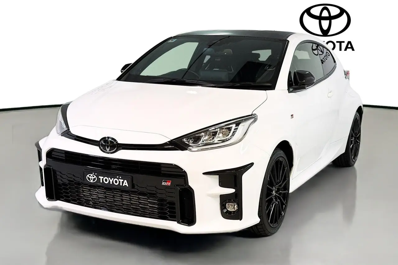 2021 Toyota Yaris Gallery Image 4
