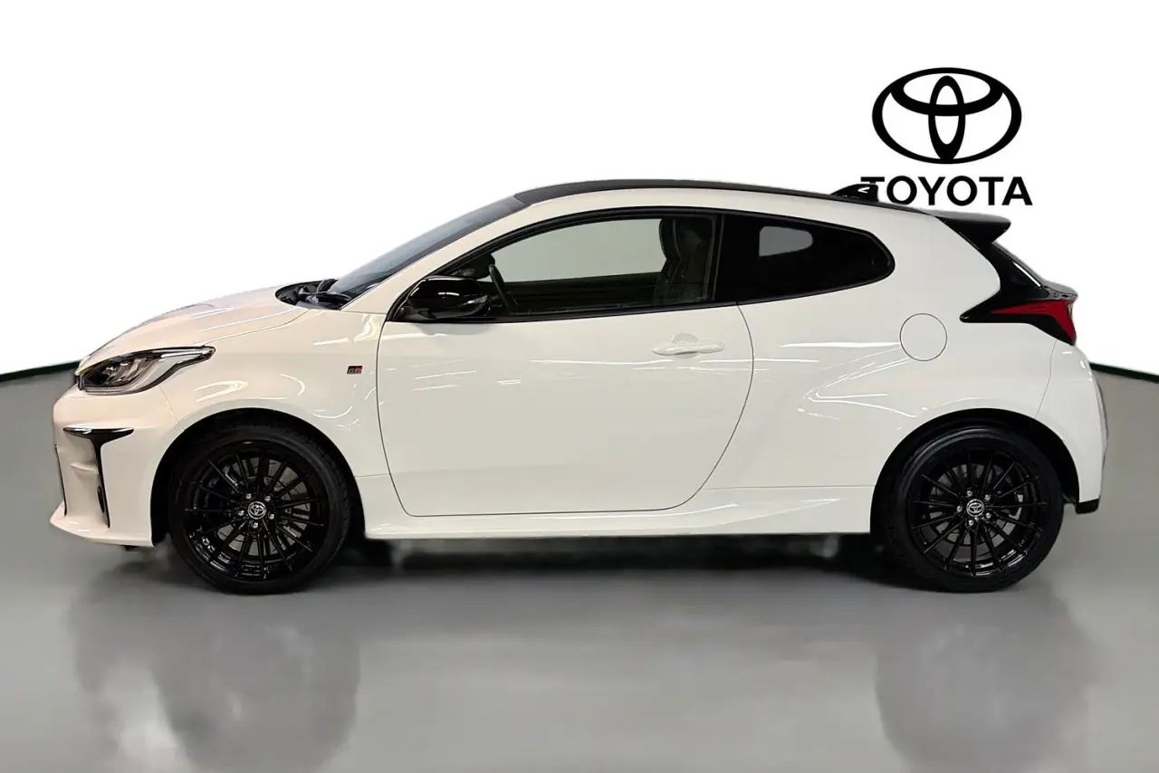 2021 Toyota Yaris Gallery Image 5