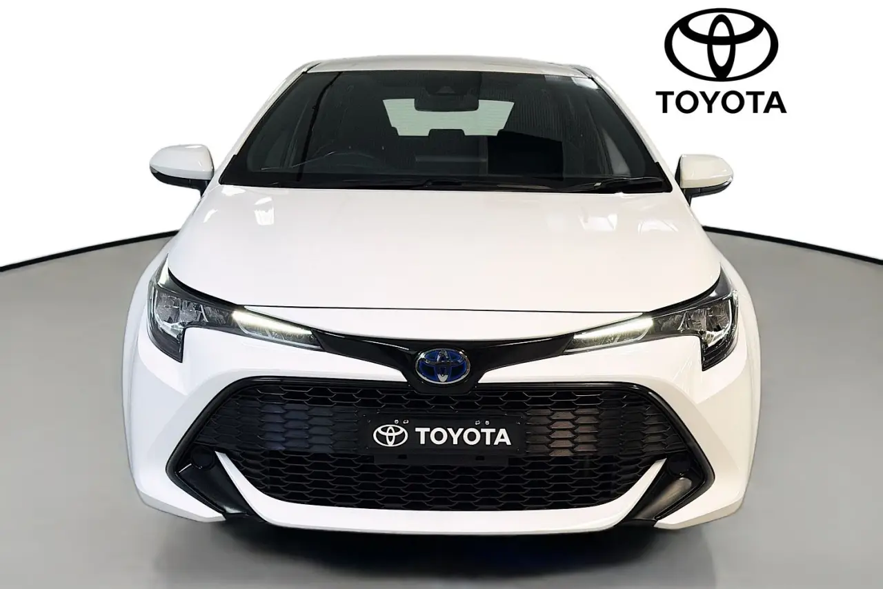 2021 Toyota Corolla Gallery Image 2