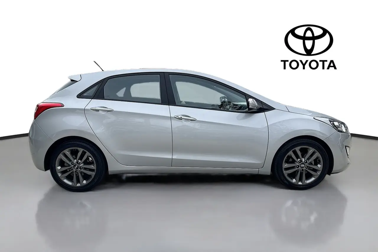 2016 Hyundai i30 Gallery Image 11