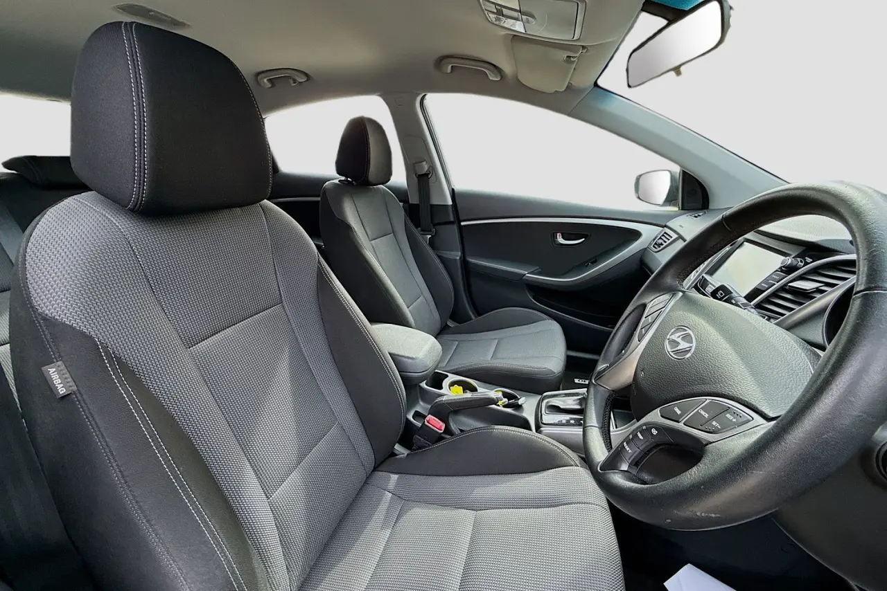 2016 Hyundai i30 Gallery Image 12