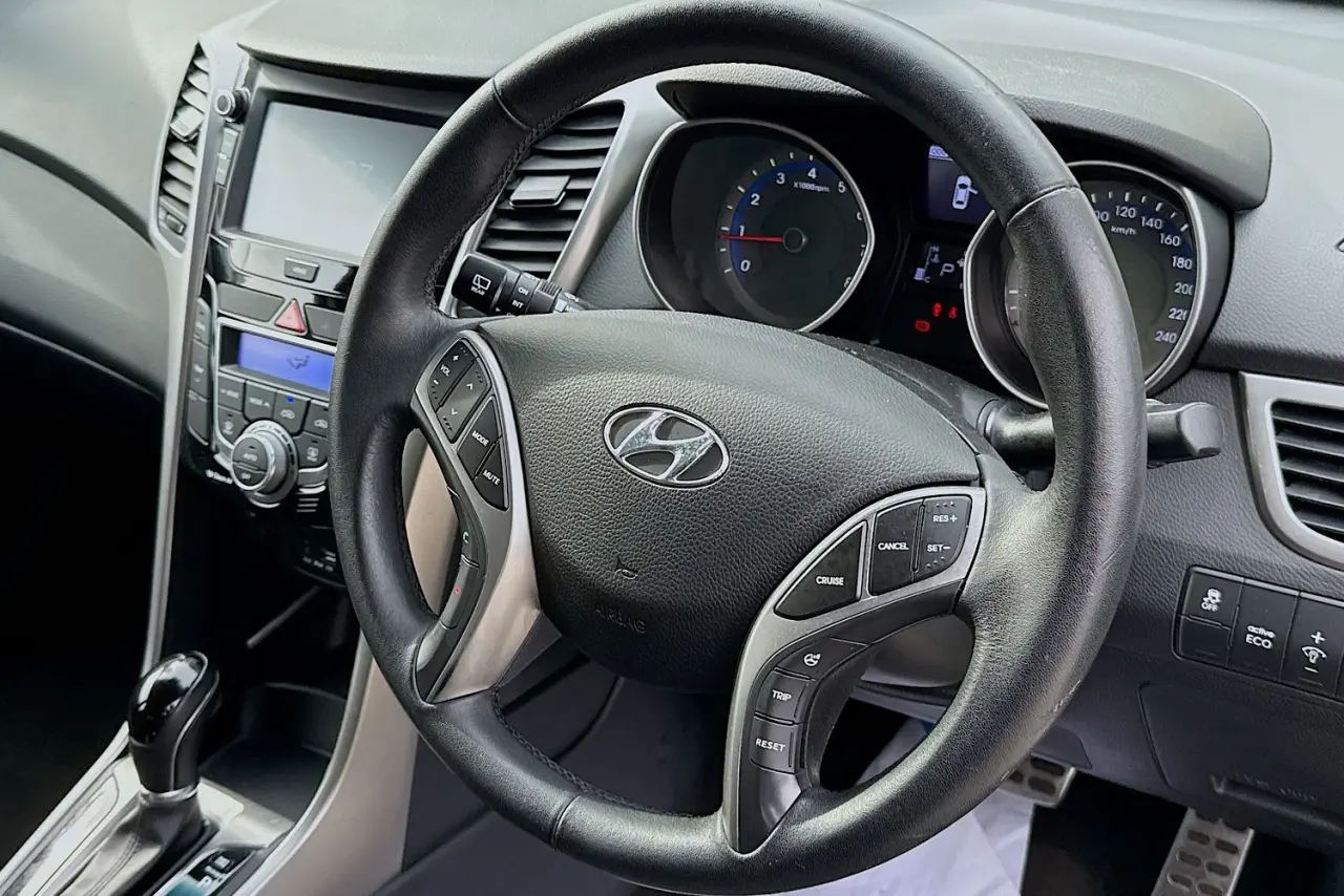 2016 Hyundai i30 Gallery Image 13