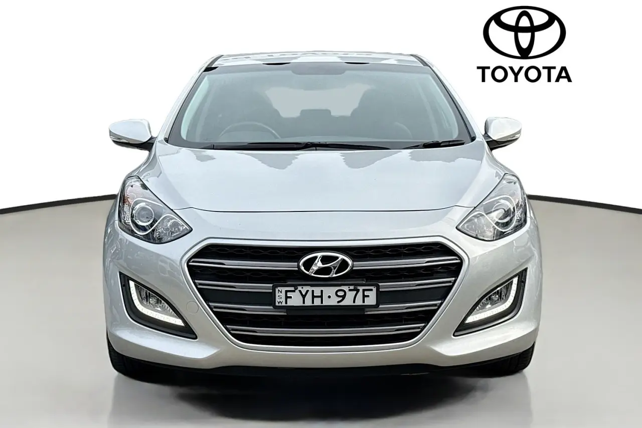 2016 Hyundai i30 Gallery Image 2