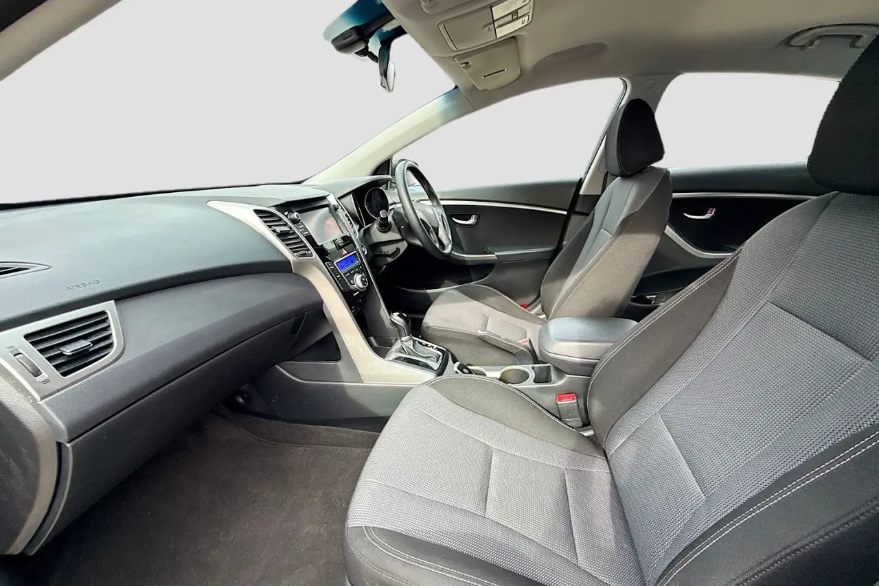 2016 Hyundai i30 Gallery Image 23