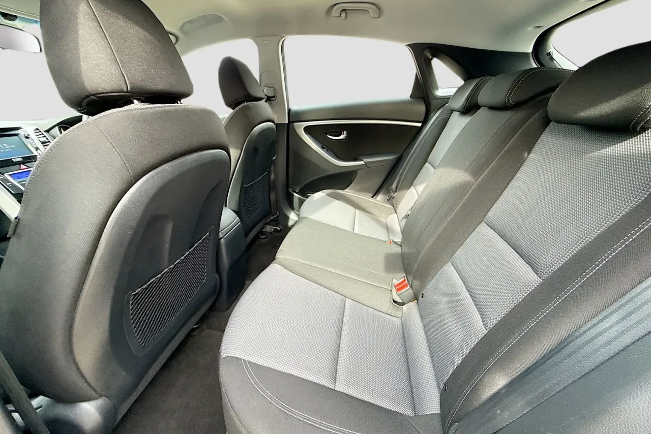 2016 Hyundai i30 Gallery Image 24