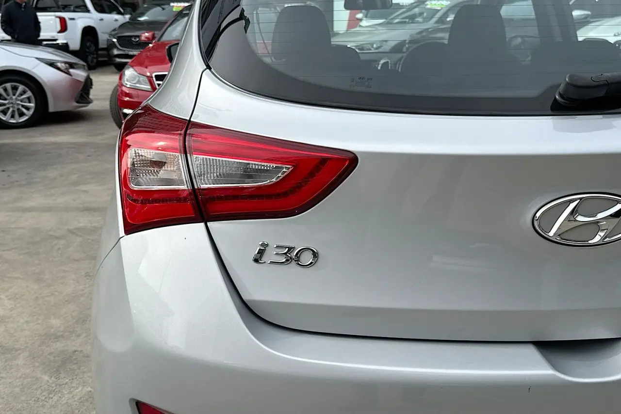 2016 Hyundai i30 Gallery Image 8