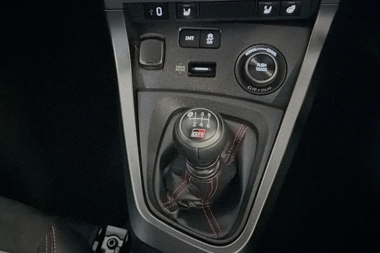 2025 Toyota Yaris Gallery Image 18