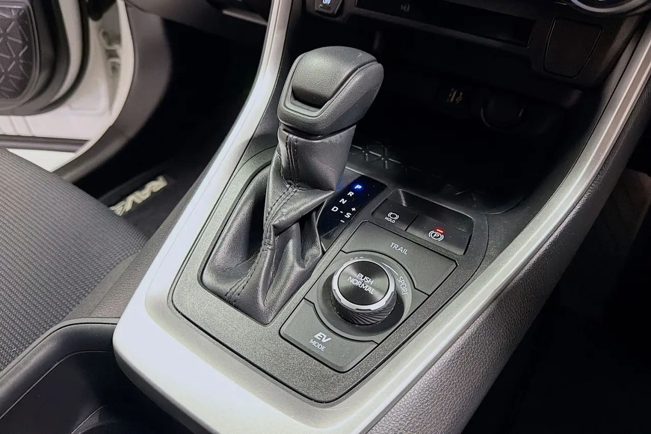 2023 Toyota RAV4 Gallery Image 17