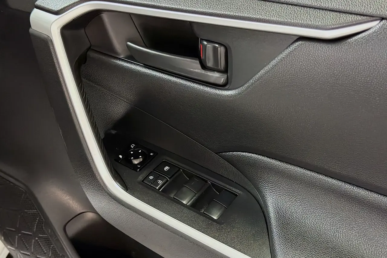 2023 Toyota RAV4 Gallery Image 23