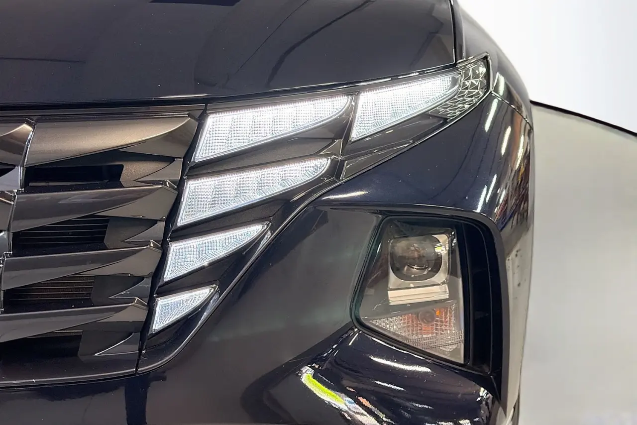 2021 Hyundai Tucson Gallery Image 3