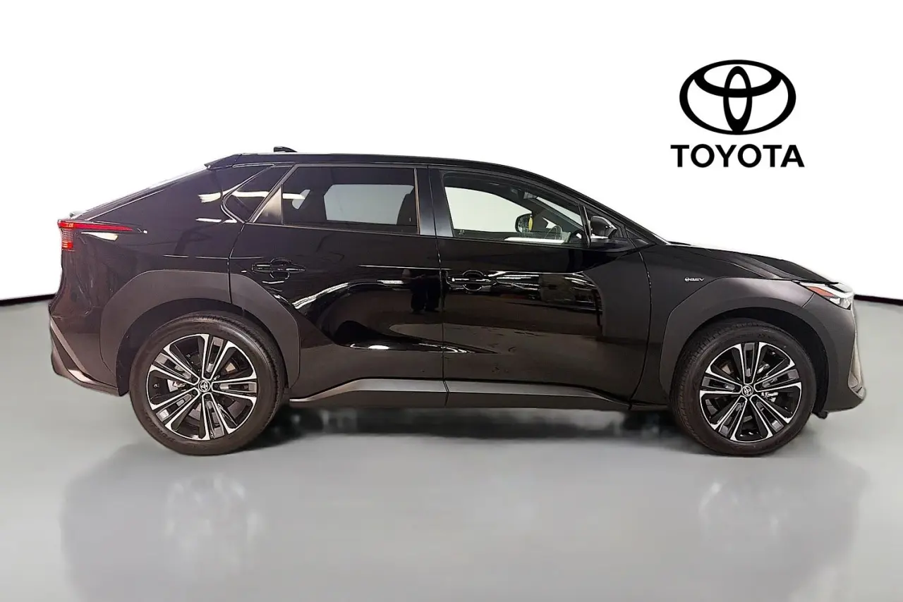 2024 Toyota bZ4X Gallery Image 11