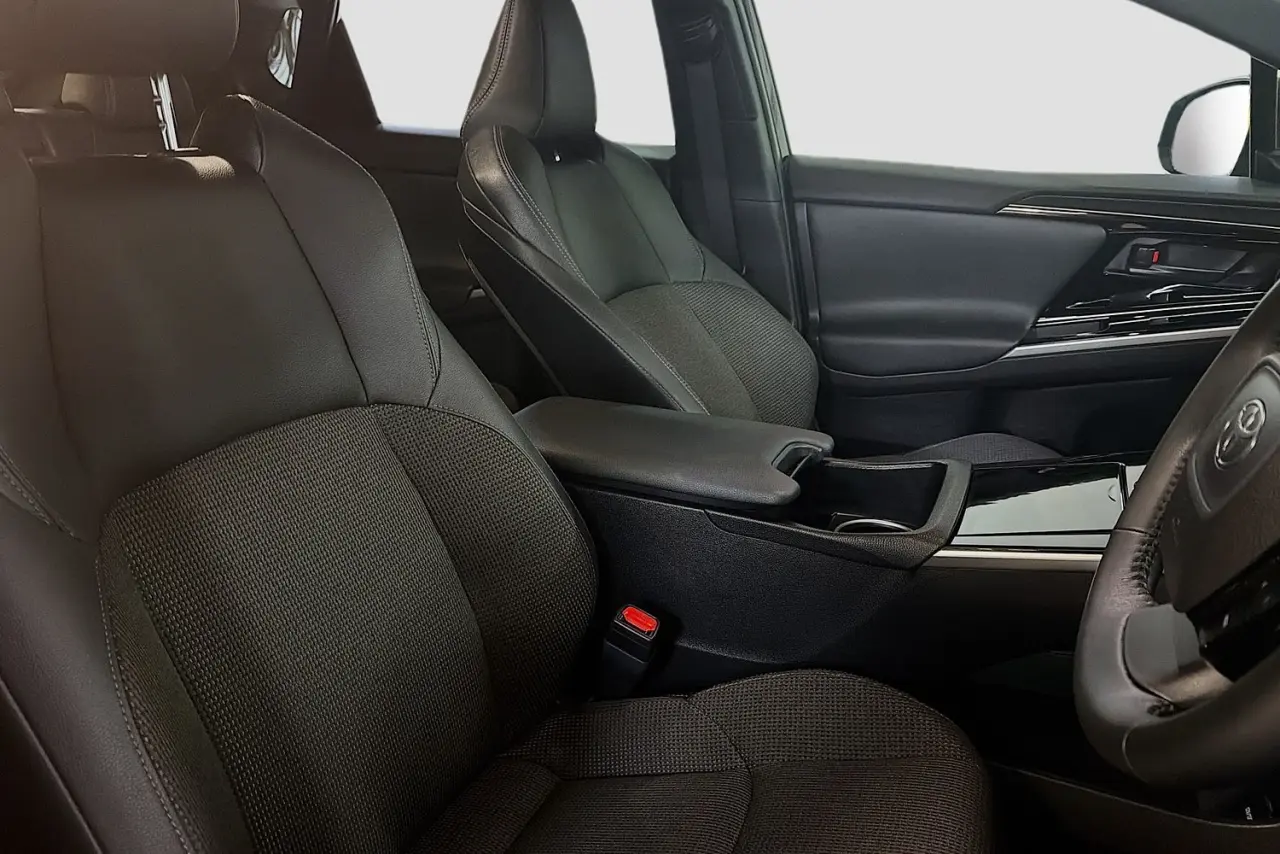 2024 Toyota bZ4X Gallery Image 12