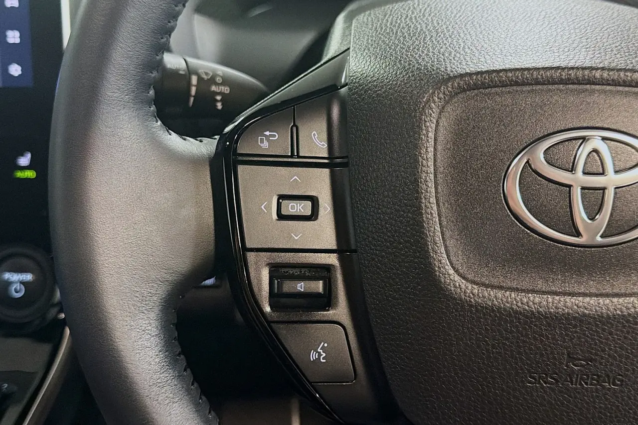 2024 Toyota bZ4X Gallery Image 18