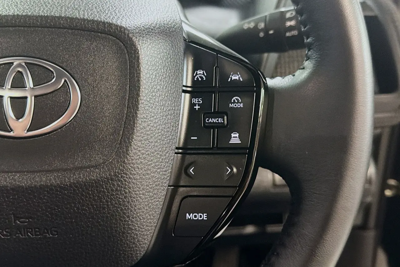 2024 Toyota bZ4X Gallery Image 19