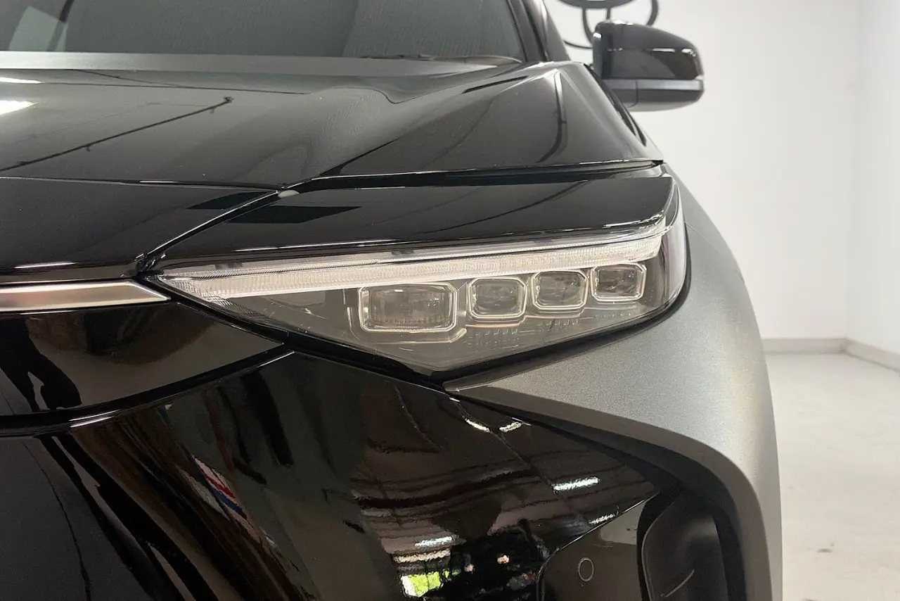 2024 Toyota bZ4X Gallery Image 3