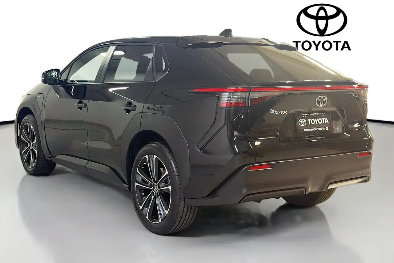2024 Toyota bZ4X Gallery Image 6