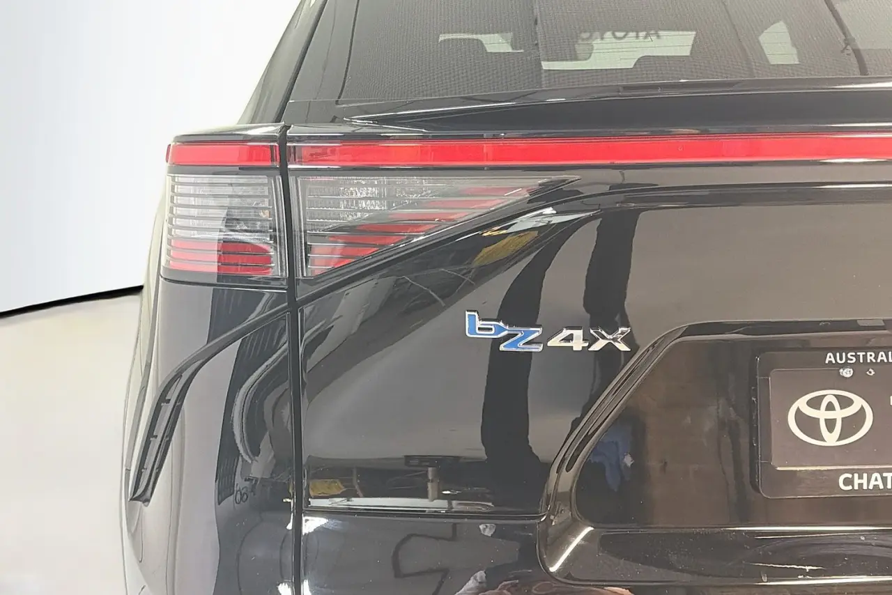 2024 Toyota bZ4X Gallery Image 8