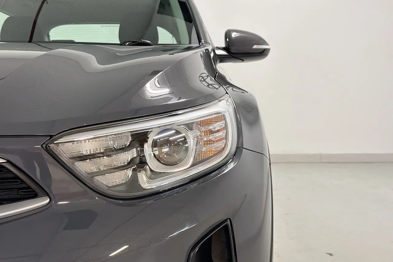 2021 Kia Stonic Gallery Image 3
