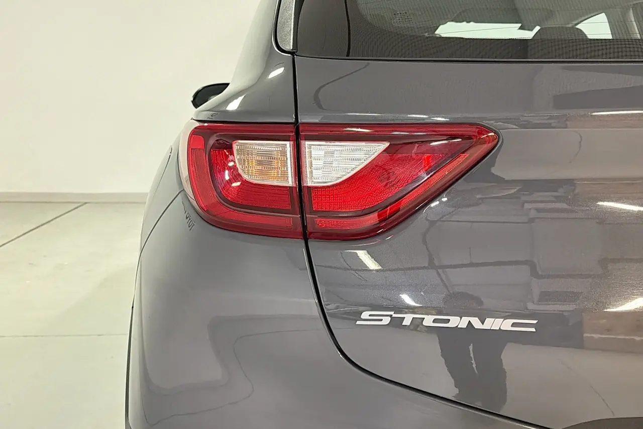 2021 Kia Stonic Gallery Image 8