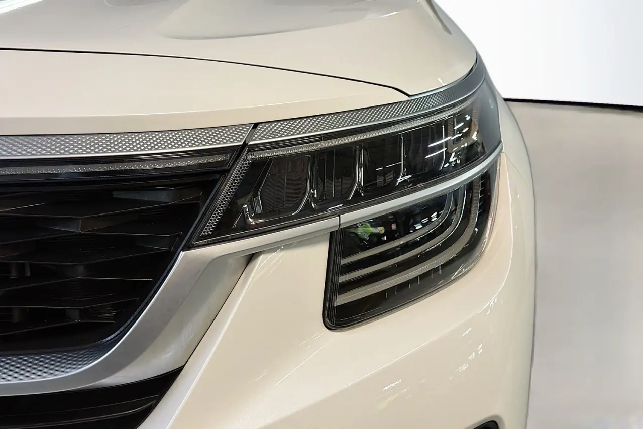 2020 Kia Seltos Gallery Image 3