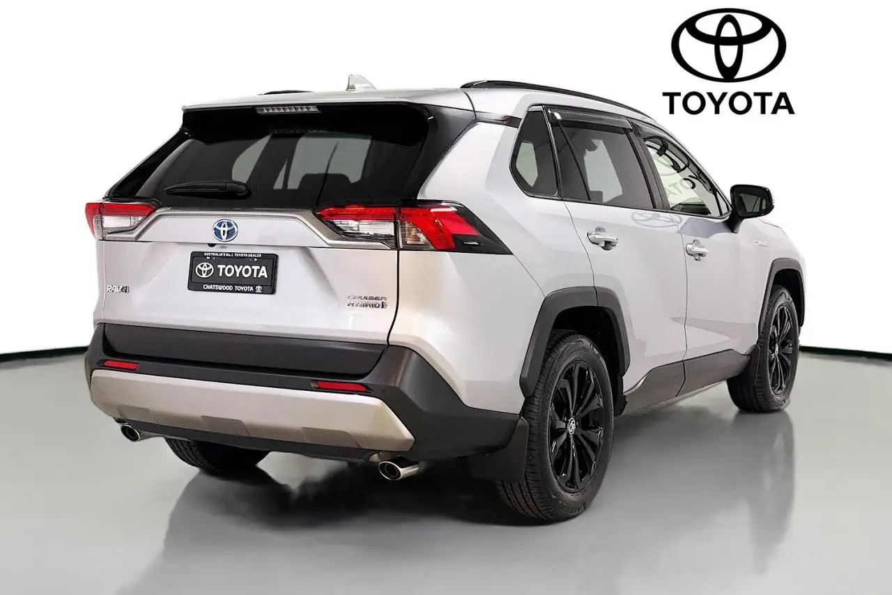 2024 Toyota RAV4 Gallery Image 10